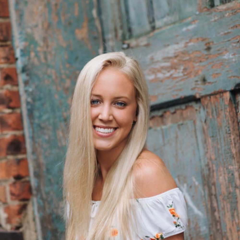 Meet your Posher, Emily